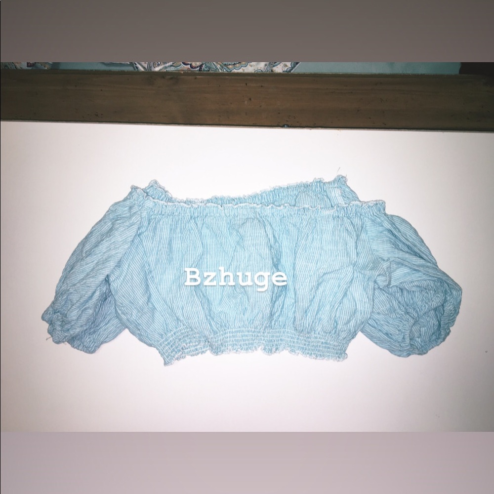 Kimchi Blue Off Shoulder Puffed Sleeve Crop